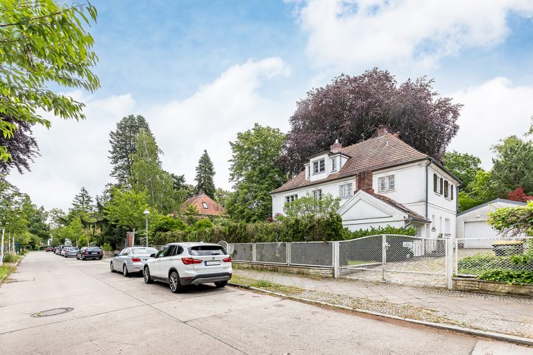 Straßenansicht