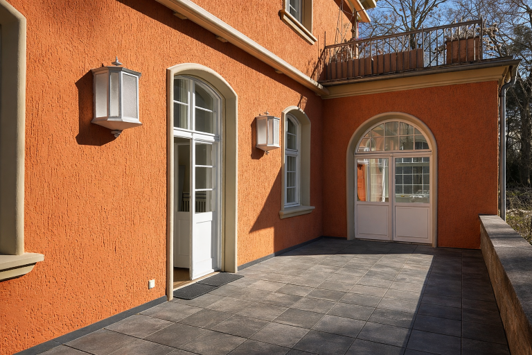 Terrasse mit Zugang zum Garten