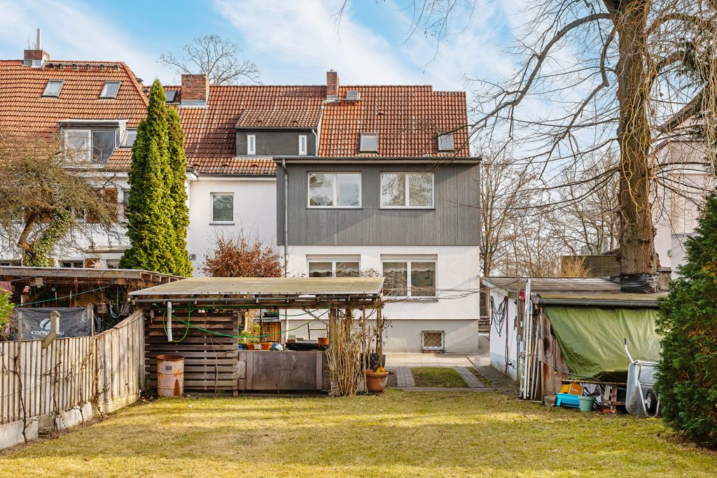 Hausansicht vom Garten