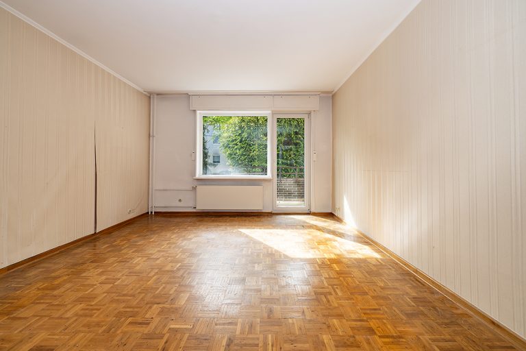 Zimmer mit Balkon