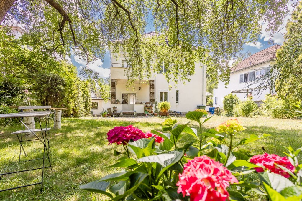 Hausansicht vom Garten